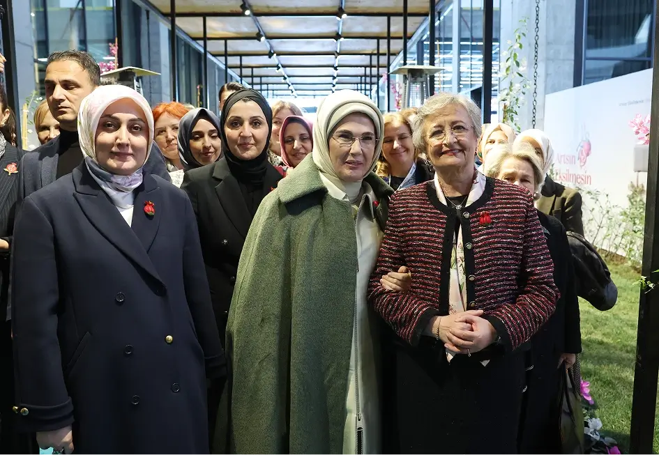 Emine Erdoğan, TOGEM-DER'in "Artsın Eksilmesin Dönüşüm Pazarı"nın açılışına katıldı