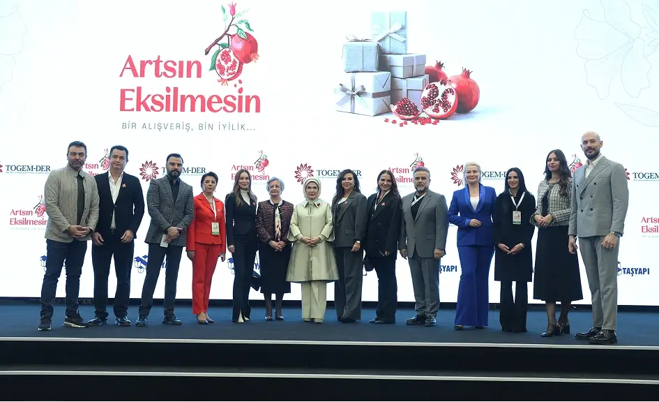 Emine Erdoğan, TOGEM-DER'in "Artsın Eksilmesin Dönüşüm Pazarı"nın açılışına katıldı